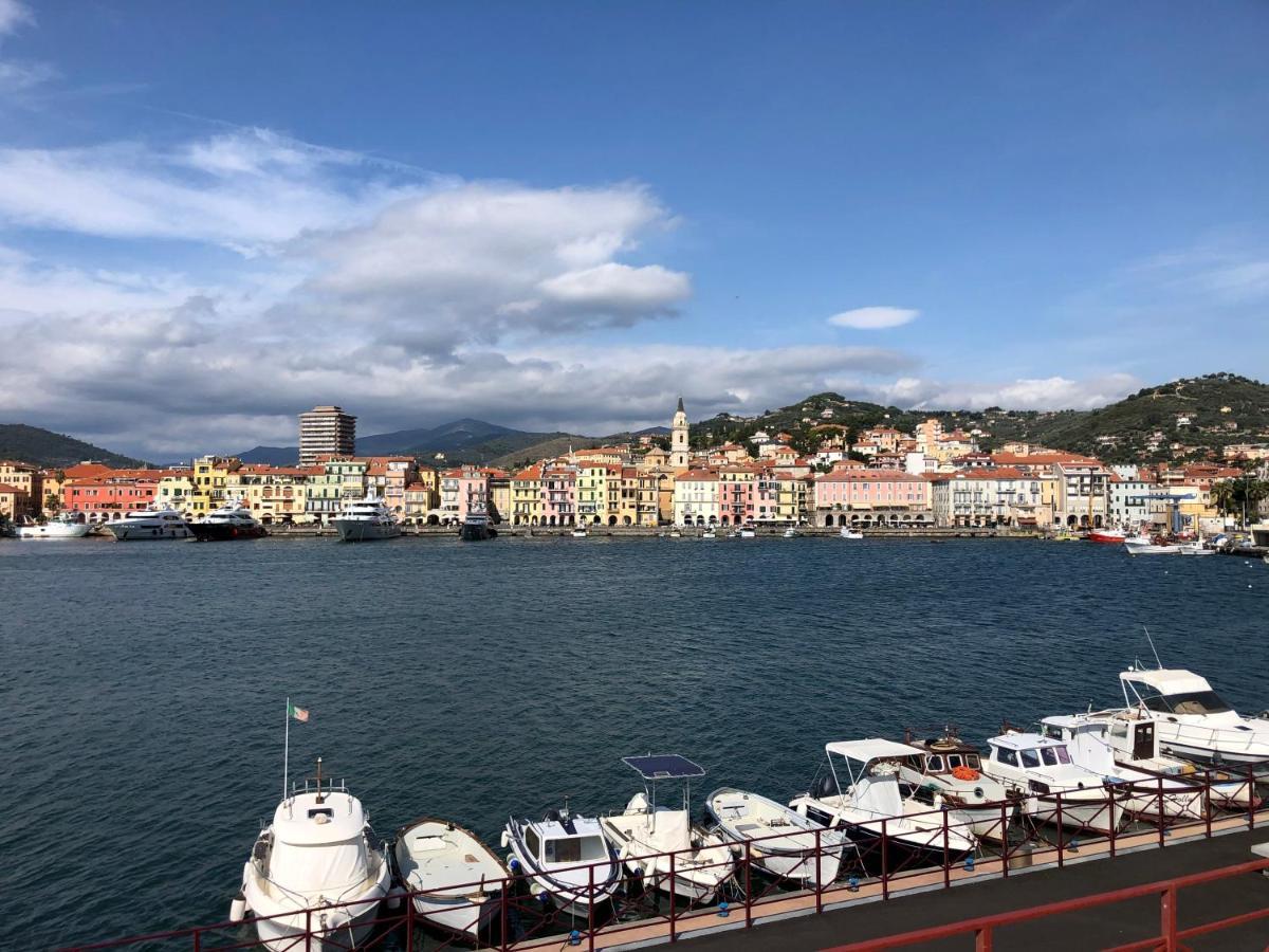 La Casa Di Marco Lägenhet Imperia Exteriör bild